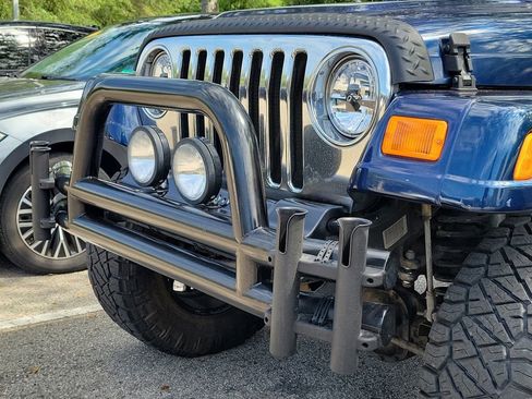 Used 2005 Jeep Wrangler Unlimited AWD/4WD image 4