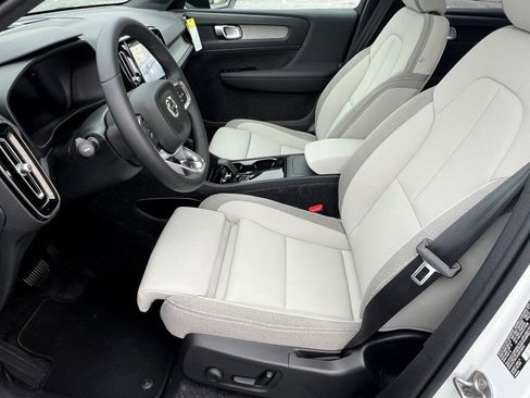 New 2026 Volvo EX40 Plus w/ Climate Package image 17