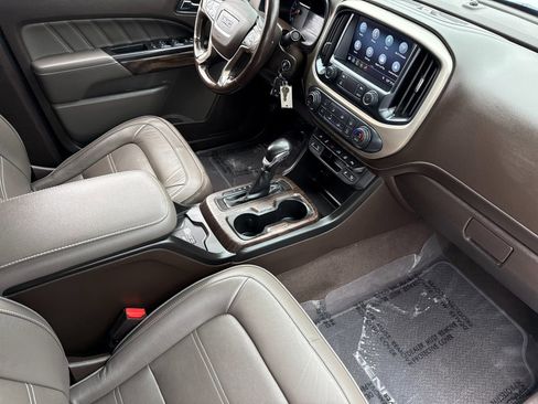 Used 2022 GMC Canyon Denali image 15