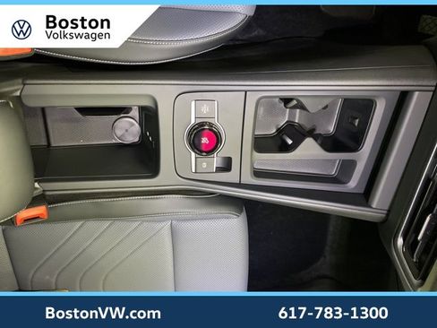 New 2025 Volkswagen Tiguan SE image 22