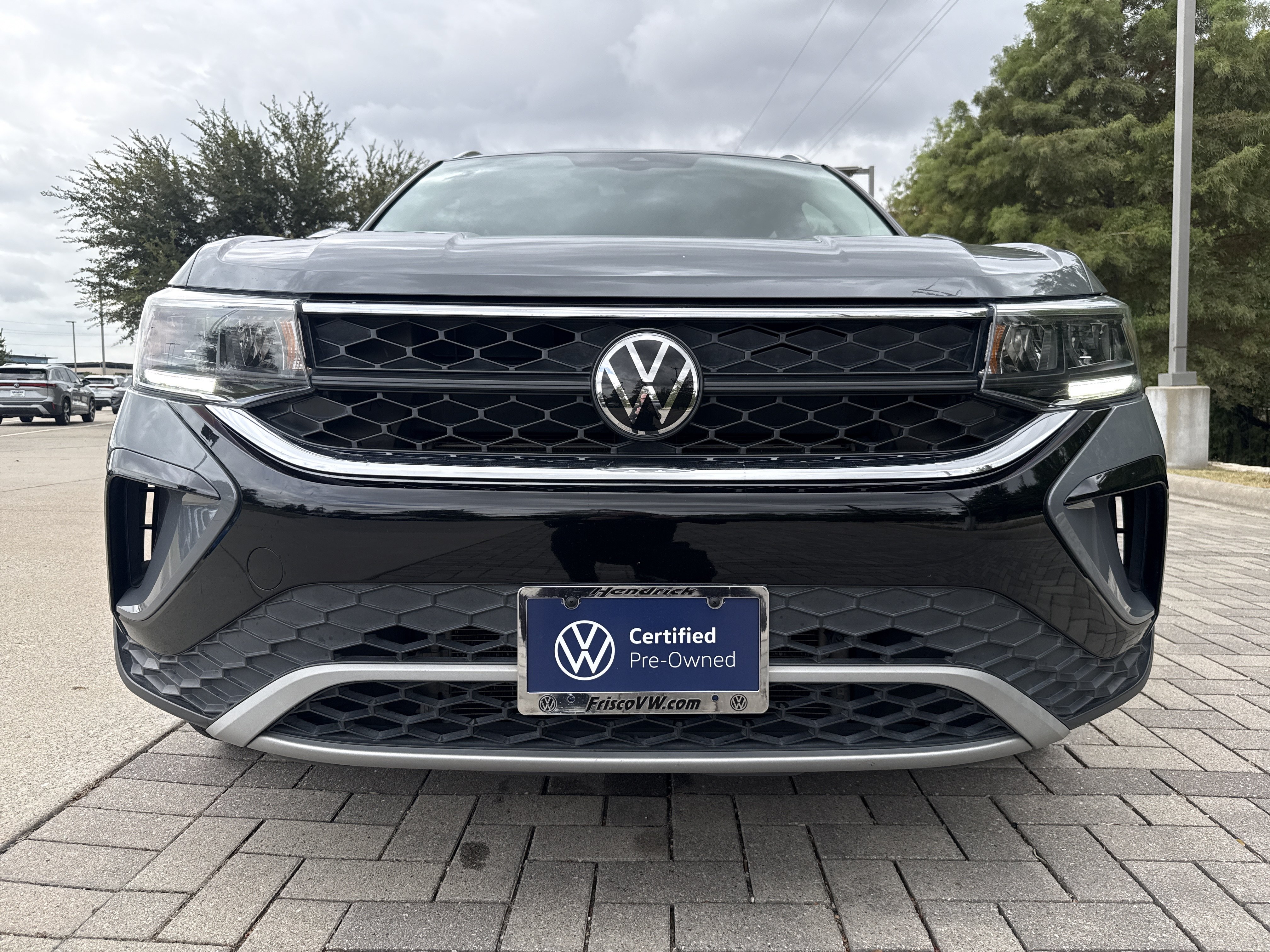 Certified 2023 Volkswagen Taos SE w/ Panoramic Sunroof Package FWD image 3