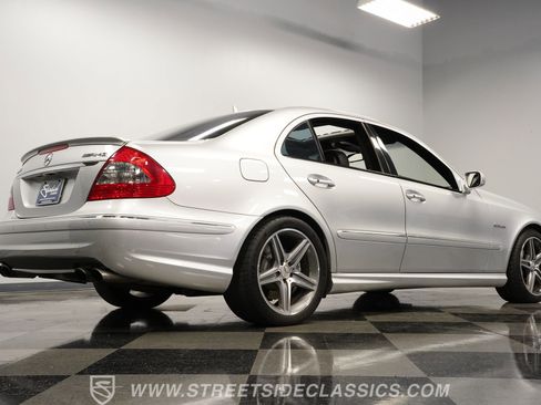 Used 2007 Mercedes-Benz E 63 AMG Sedan image 27