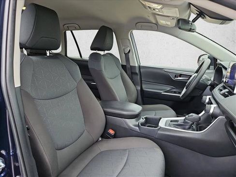 Used 2025 Toyota RAV4 XLE AWD/4WD image 21