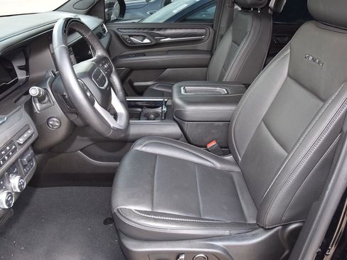 Used 2024 GMC Yukon Denali w/ Denali Reserve Package image 10