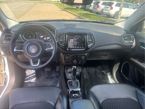 Used 2019 Jeep Compass Latitude AWD/4WD image 11
