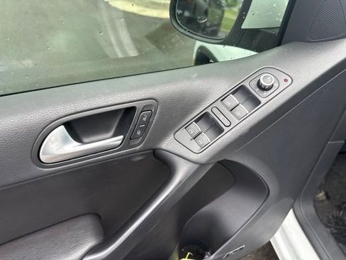 Used 2014 Volkswagen Tiguan SEL AWD/4WD image 9