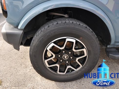 Used 2023 Ford Bronco Outer Banks AWD/4WD image 9
