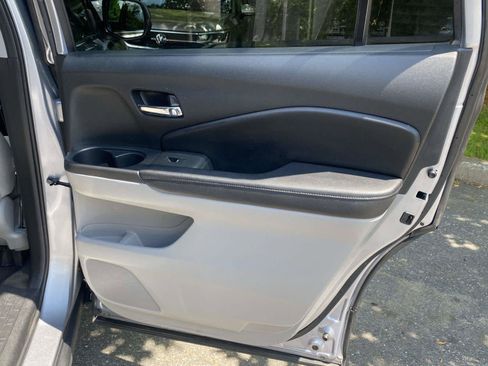 Used 2017 Honda Pilot EX image 32