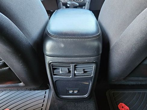 Used 2019 Dodge Charger SXT w/ Blacktop Package image 9