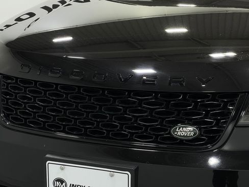 Used 2020 Land Rover Discovery Landmark image 40