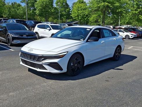 New 2026 Hyundai Elantra SEL Sport Premium FWD image 17