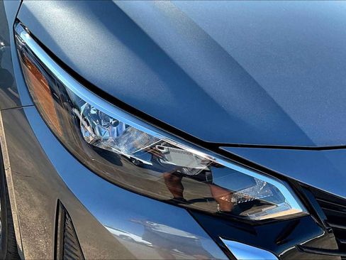 Used 2025 Nissan Sentra SV w/ All-Weather Package FWD image 19