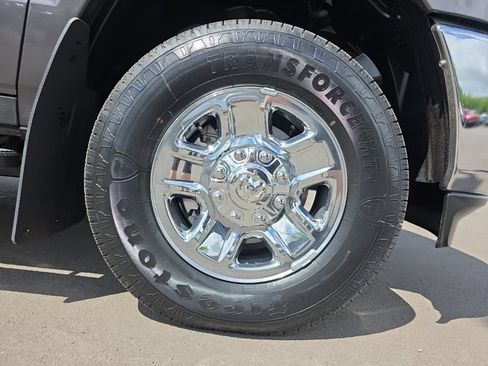 Used 2025 RAM 2500 Big Horn AWD/4WD image 9