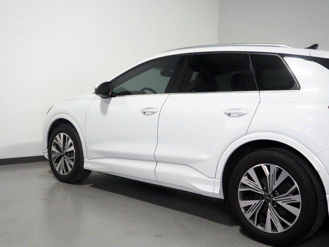 Used 2023 Audi Q4 e-tron Premium Plus w/ Premium Plus RWD image 44