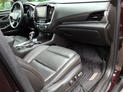 Certified 2023 Chevrolet Traverse LT w/ LT Premium Package AWD/4WD image 10