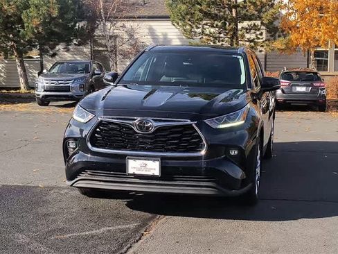 Used 2020 Toyota Highlander Limited image 4
