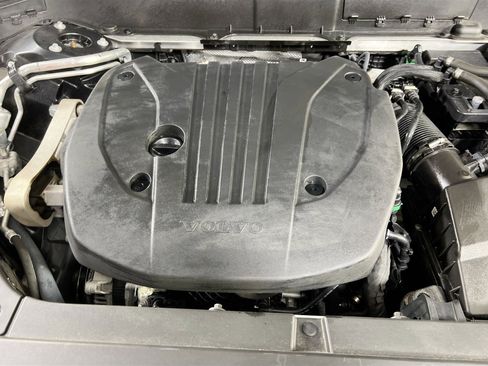 Used 2023 Volvo XC90 B5 Core w/ Protection Package Premier image 32