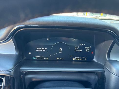 Used 2022 Lincoln Nautilus AWD w/ Premium Package image 17