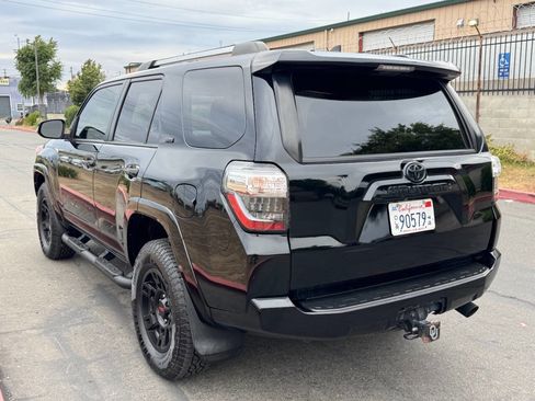 Used 2020 Toyota 4Runner SR5 Premium AWD/4WD image 4
