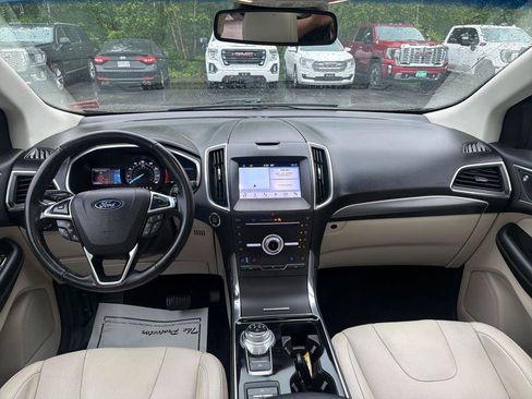 Used 2019 Ford Edge Titanium w/ Equipment Group 301A AWD/4WD image 17