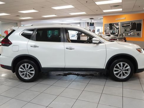 Used 2019 Nissan Rogue SV AWD/4WD image 13