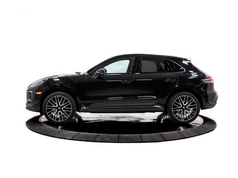 Certified 2024 Porsche Macan AWD/4WD image 2