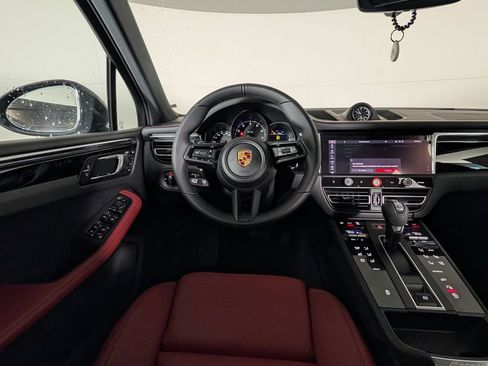 New 2026 Porsche Macan AWD/4WD image 21