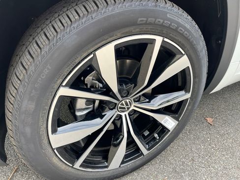 New 2026 Volkswagen Atlas SEL Premium R-Line image 2