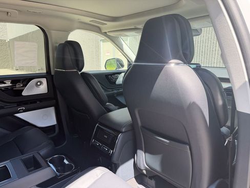New 2026 Lincoln Aviator Reserve w/ Luxury Package AWD/4WD image 25