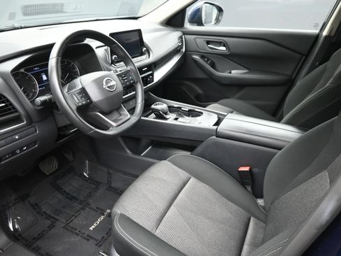 Used 2025 Nissan Rogue SV FWD image 12