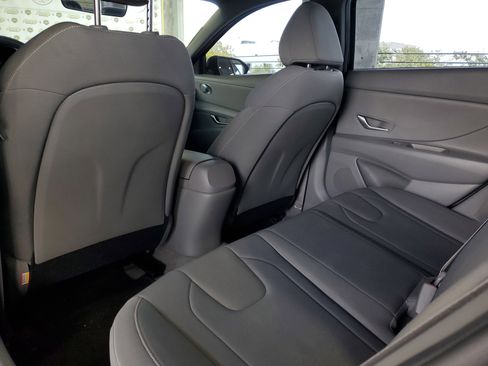 Used 2023 Hyundai Elantra SEL image 9