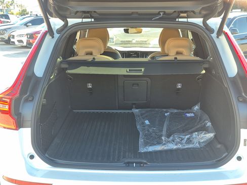 Used 2025 Volvo XC60 B5 Ultra w/ Protection Package image 15