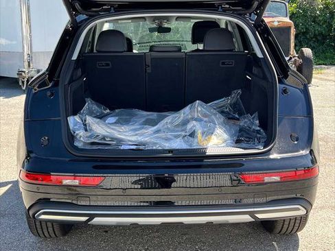 Used 2024 Audi Q5 2.0T Premium w/ Convenience Package image 41