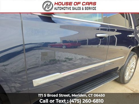 Used 2019 Cadillac Escalade Luxury AWD/4WD image 18