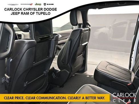 New 2026 Chrysler Pacifica Limited image 27