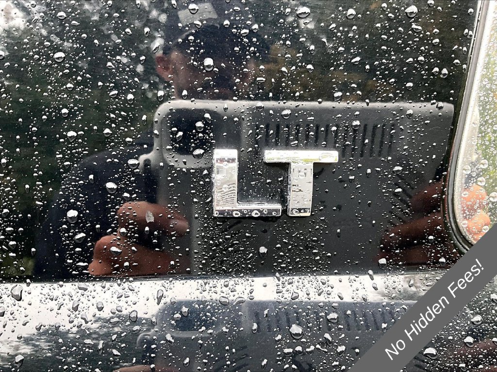 Used 2019 Chevrolet Suburban LT AWD/4WD image 8