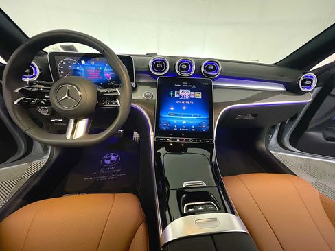 Used 2025 Mercedes-Benz CLE 300 4MATIC Cabriolet image 14