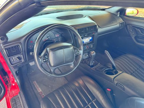 Used 2000 Chevrolet Camaro Z28 w/ SS Performance/Appearance Pkg RWD image 10
