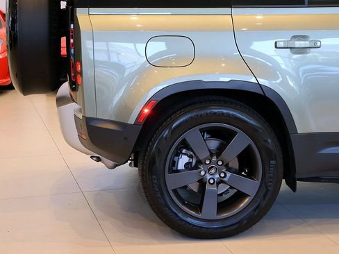 Used 2025 Land Rover Defender 110 S AWD/4WD image 27