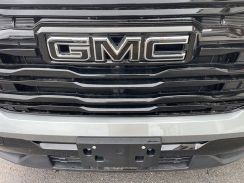 Used 2026 GMC Terrain Elevation w/ Elevation Premium Package image 4