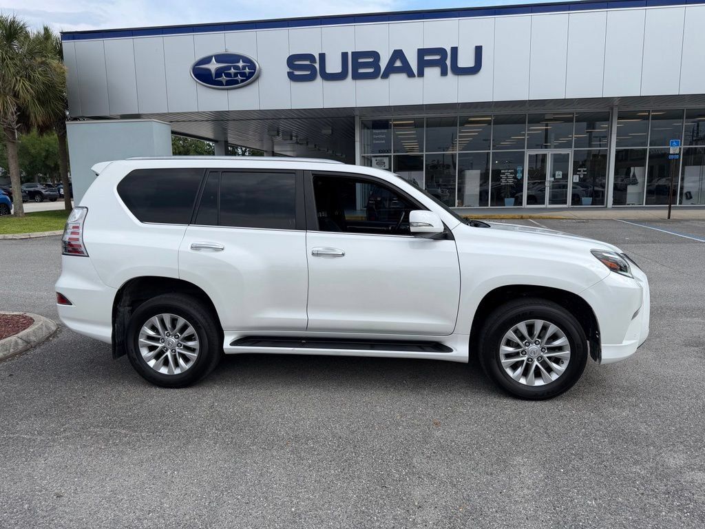 Used 2022 Lexus GX 460 Premium w/ Premium Package AWD/4WD image 2