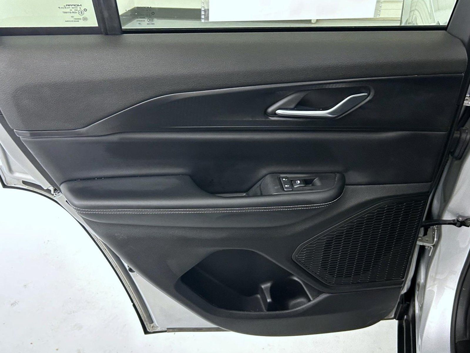 Certified 2025 Jeep Grand Cherokee Altitude AWD/4WD image 20