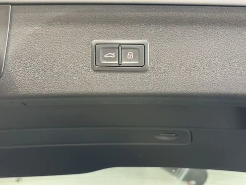 Used 2018 Audi Q3 2.0T Premium AWD/4WD image 15