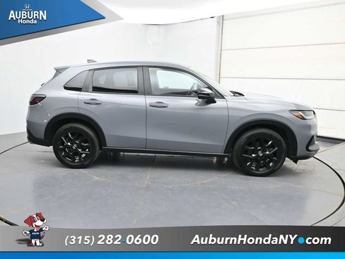 Used 2024 Honda HR-V Sport image 17