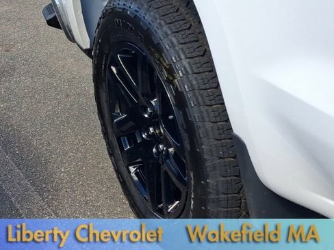 Used 2025 Chevrolet Silverado 1500 LT AWD/4WD image 32