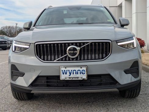 New 2025 Volvo XC40 B5 Core w/ Protection Package Premier image 9