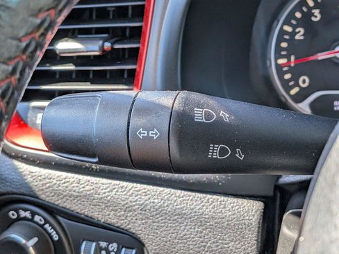 Used 2019 Jeep Renegade Trailhawk w/ LED Lighting Group AWD/4WD image 24