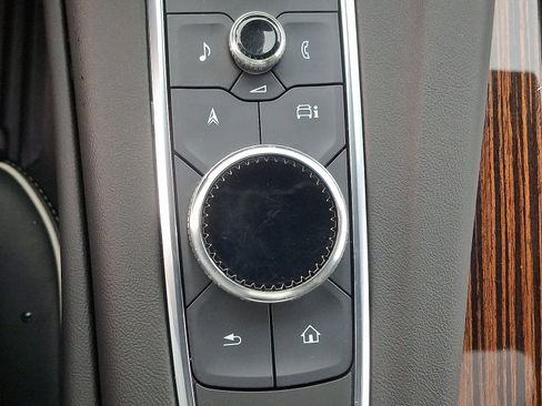 Used 2023 Cadillac Escalade ESV Premium Luxury image 28