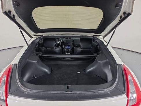 Used 2011 Nissan 370Z Touring RWD image 30