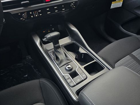 New 2026 Kia Sorento LX FWD image 9